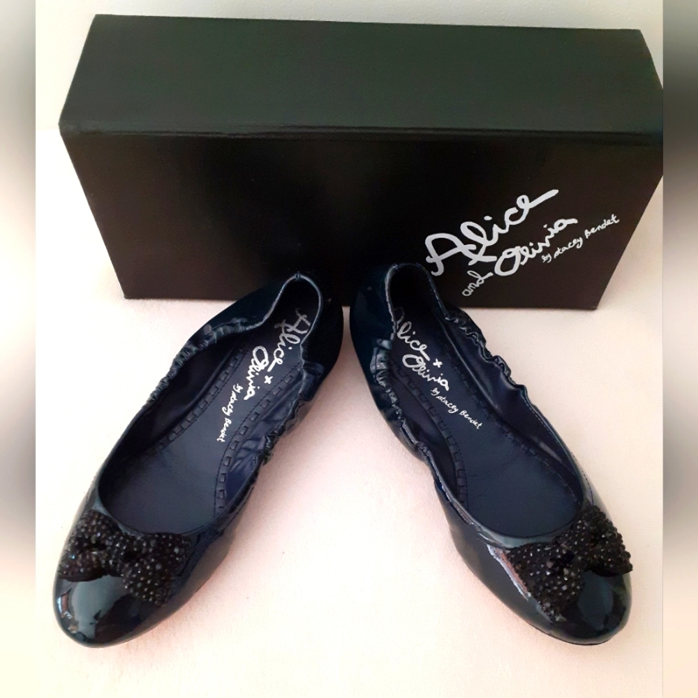 Alice and Olivia flats - Picture 2 of 10